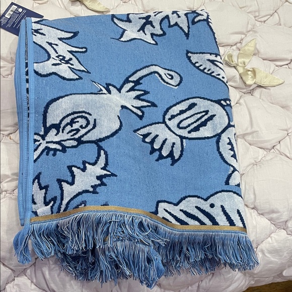 Roller Rabbit Blue Beach Towel - Picture 3 of 3